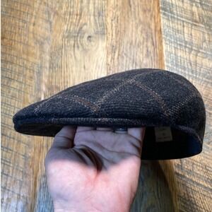 Mens Flat Cap Newsboy Hat Tweed Plaid‎ Brown Tan Crown Logo Timeless Sleek Wool